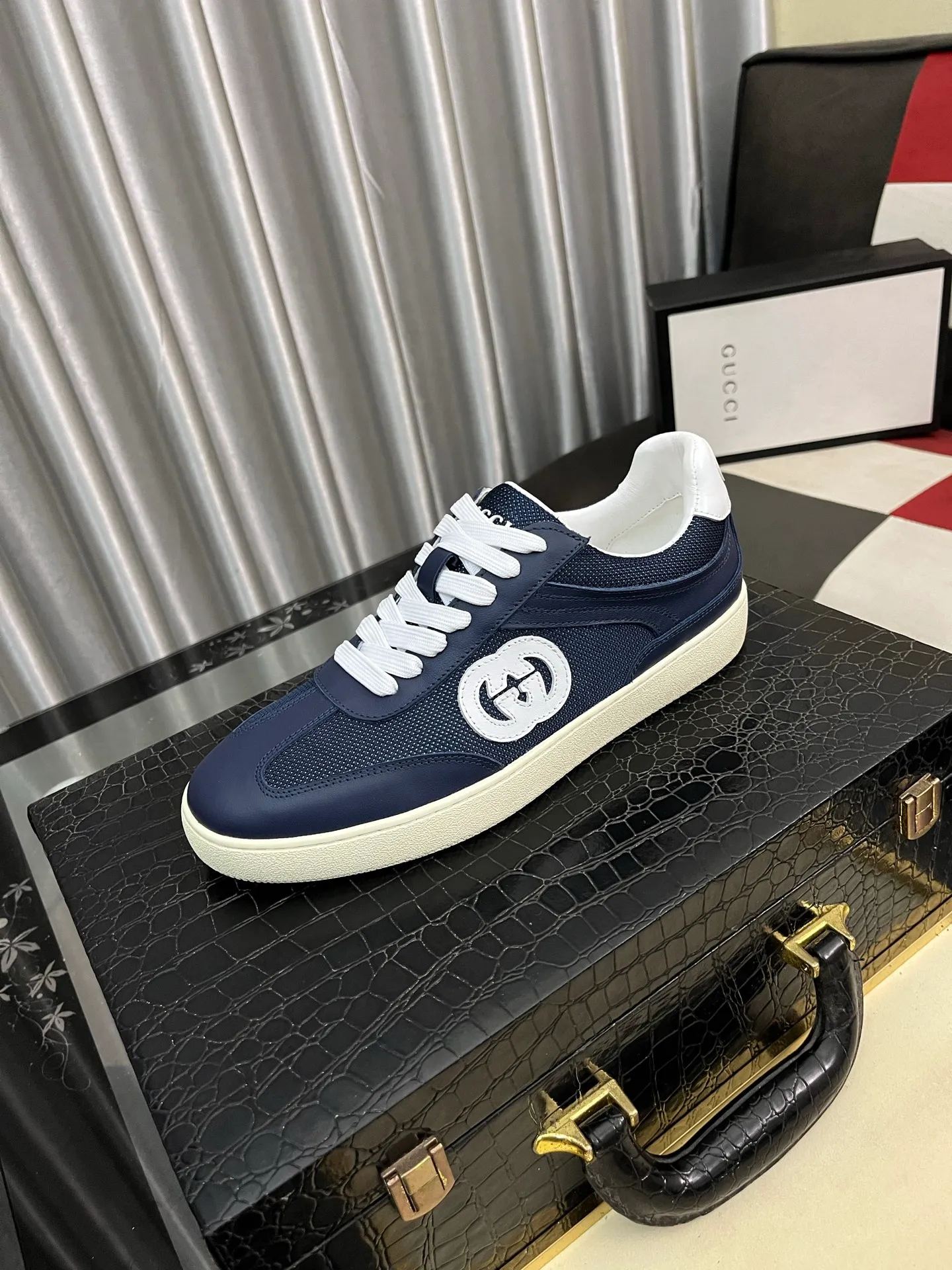 Men's shoes 💰400⌚️⌚️《GUCCI》The latest hot-selling casual shoes, top brand [seduce] luxury~purchase, top~quality. Products sold at the counter [strong] Original embossed calfskin fabric ➕ Comfortable sheepskin lining, code number: 38-443️⃣colors available